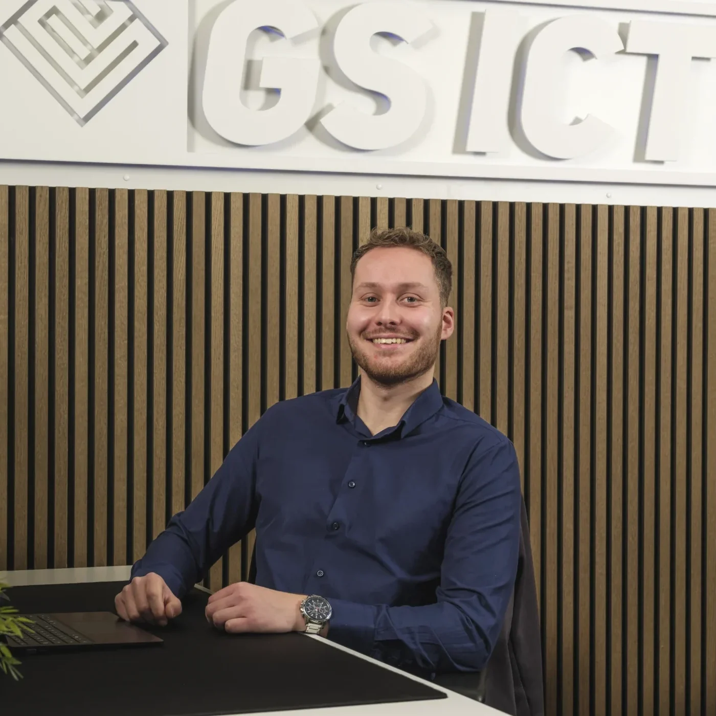 Stijn voor het GS ICT logo